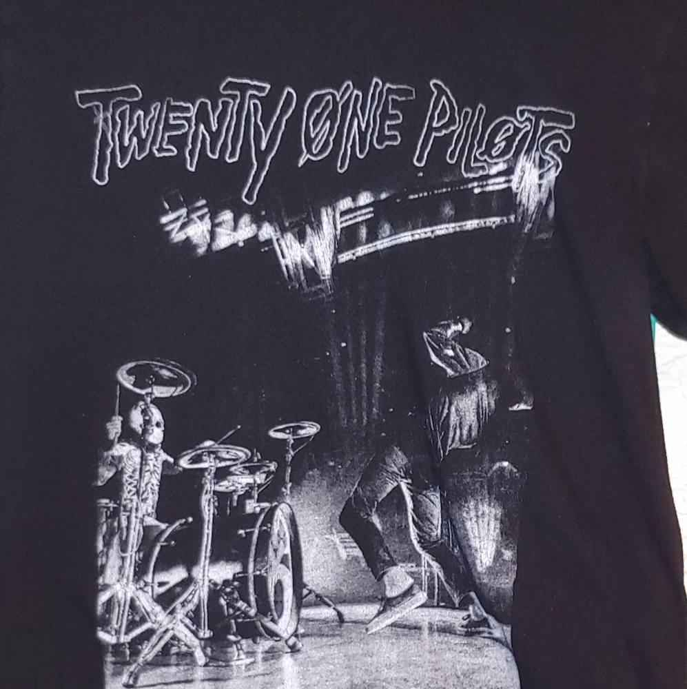 Twenty one pilots shirt